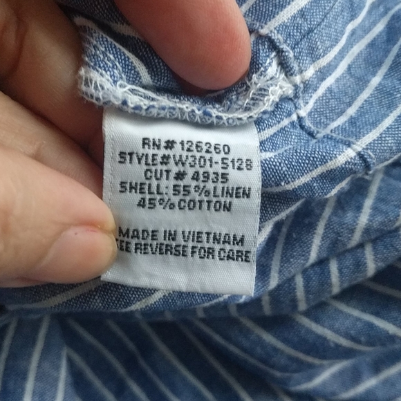 Beautiful dress by Saks Fifth Avenue🌸🍀🌼 - Picture 10 of 14